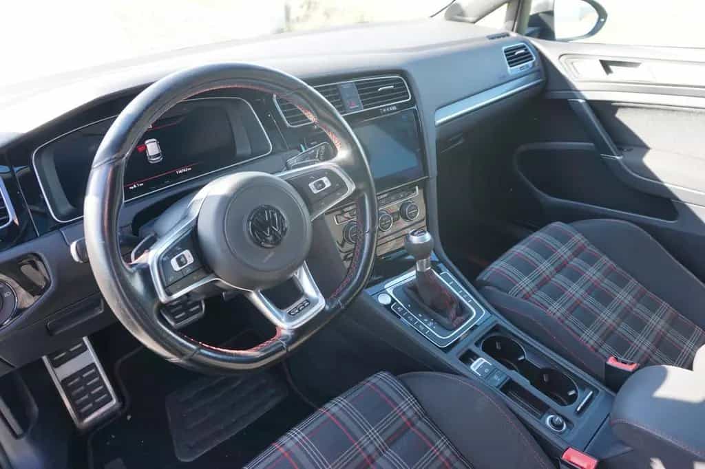 Volkswagen Golf 2.0 TSI DSG GTI 04/2017-photo-6