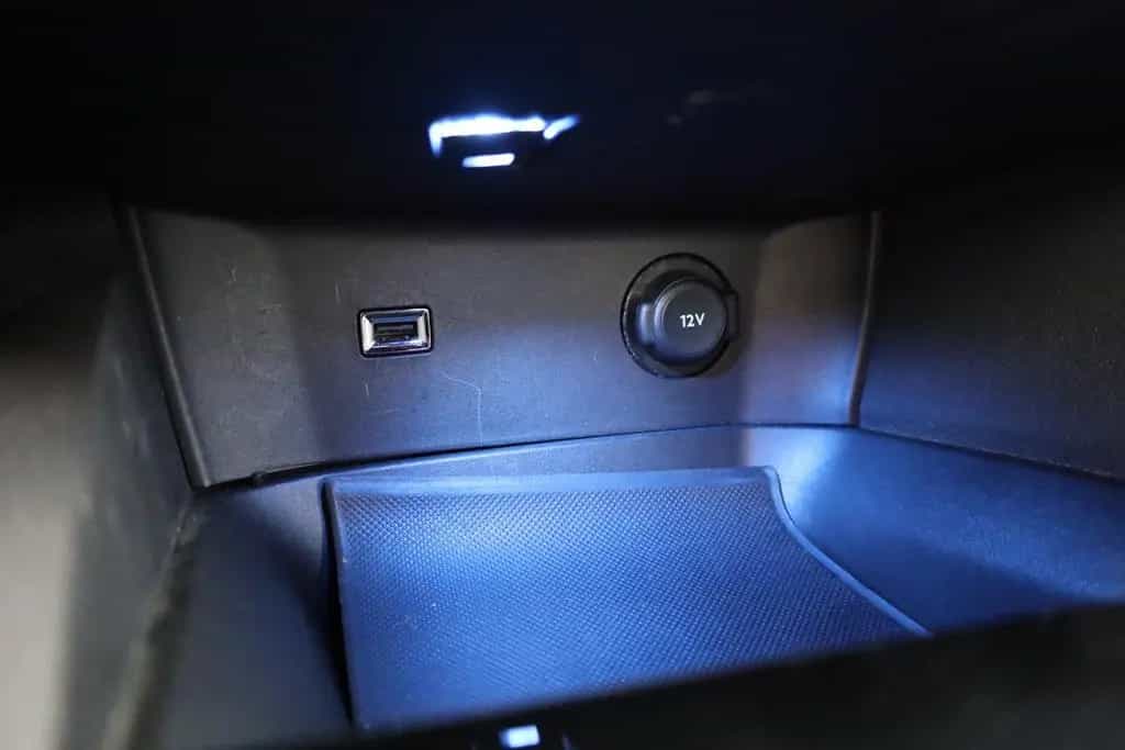 Peugeot 3008 1.2 PureTech 130 LED Navi Kamera Tempomat 02/2023-photo-12