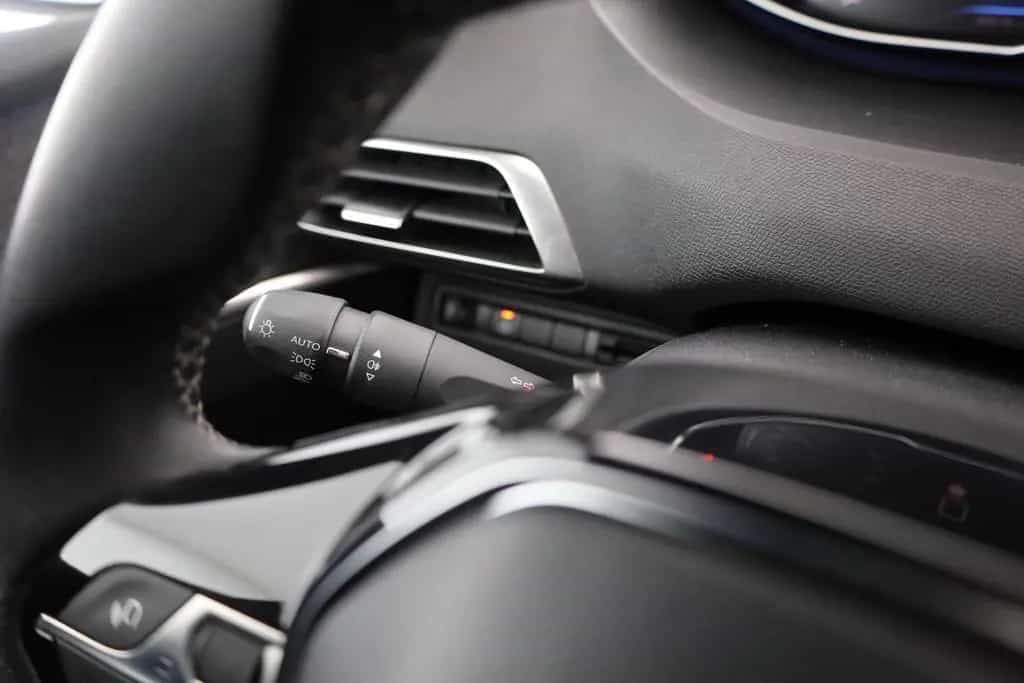 Peugeot 3008 1.2 PureTech 130 LED Navi Kamera Tempomat 02/2023-photo-18