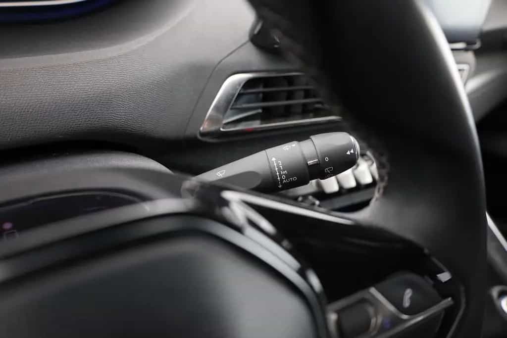 Peugeot 3008 1.2 PureTech 130 LED Navi Kamera Tempomat 02/2023-photo-19