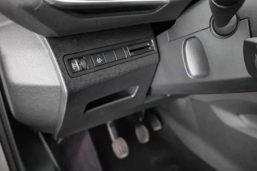 Peugeot 3008 1.2 PureTech 130 LED Navi Kamera Tempomat 02/2023-photo-21