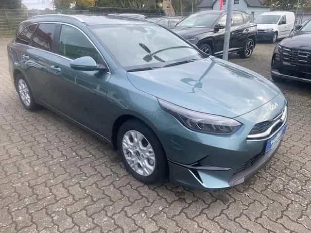 Kia Ceed Sportswagon 1.5T-GDI DCT Vision Kamera Nav 04/2025-photo-3
