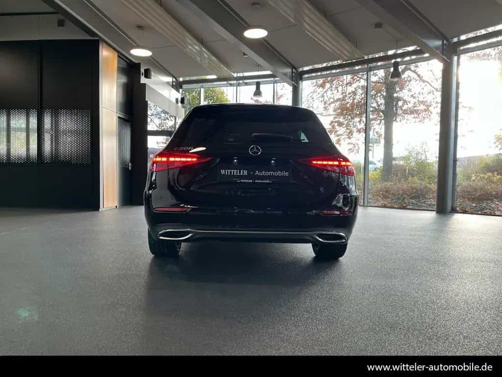 Mercedes-Benz C-Class 10/2025-photo-10