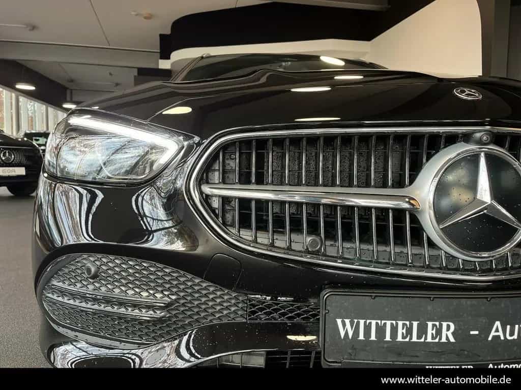 Mercedes-Benz C-Class 10/2025-photo-14