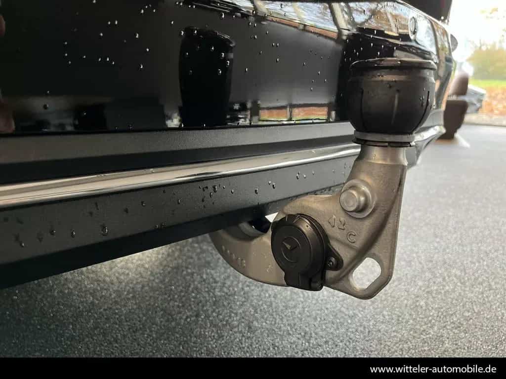 Mercedes-Benz C-Class 10/2025-photo-19