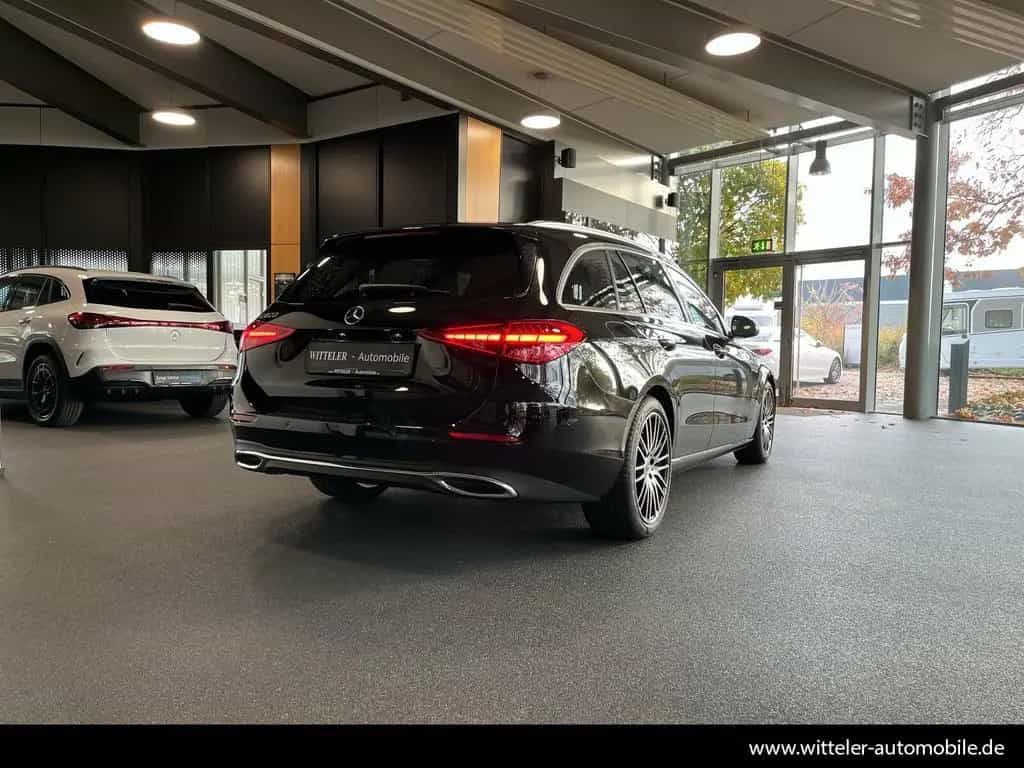 Mercedes-Benz C-Class 10/2025-photo-9