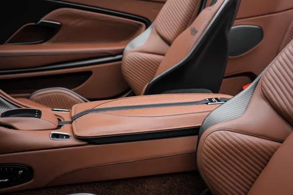 Aston Martin DBS 770 Ultimate Volante 1 OF 199/CARBON/BUCKET 07/2023-photo-14