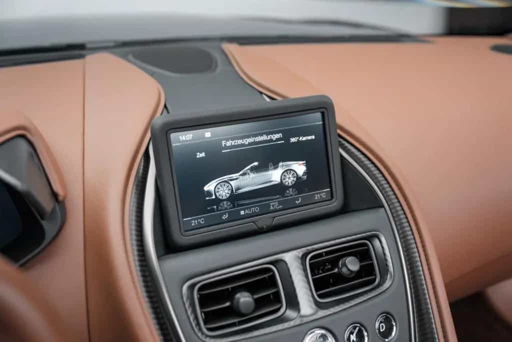 Aston Martin DBS 770 Ultimate Volante 1 OF 199/CARBON/BUCKET 07/2023-photo-23