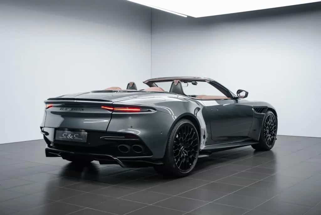 Aston Martin DBS 770 Ultimate Volante 1 OF 199/CARBON/BUCKET 07/2023-photo-3