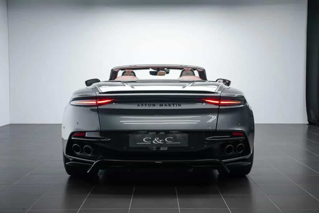 Aston Martin DBS 770 Ultimate Volante 1 OF 199/CARBON/BUCKET 07/2023-photo-4