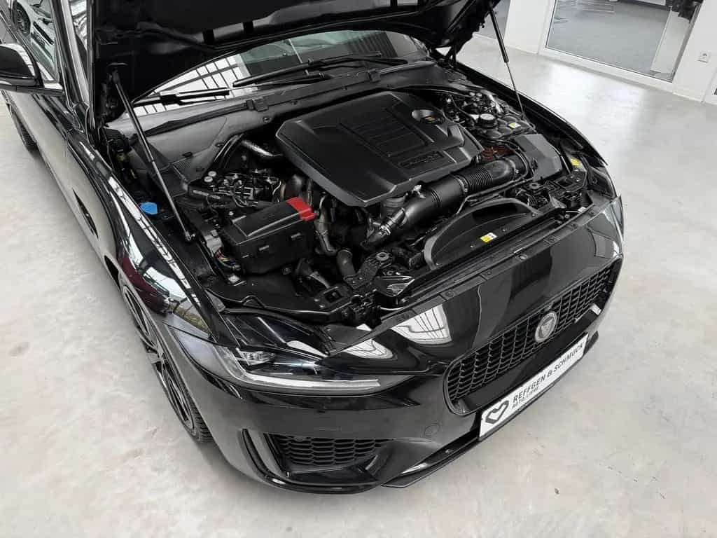 Jaguar XE R-DYNAMIC BLACK LEDER+NAV+MERIDIAN+VIRTUAL+AC 03/2021-photo-10