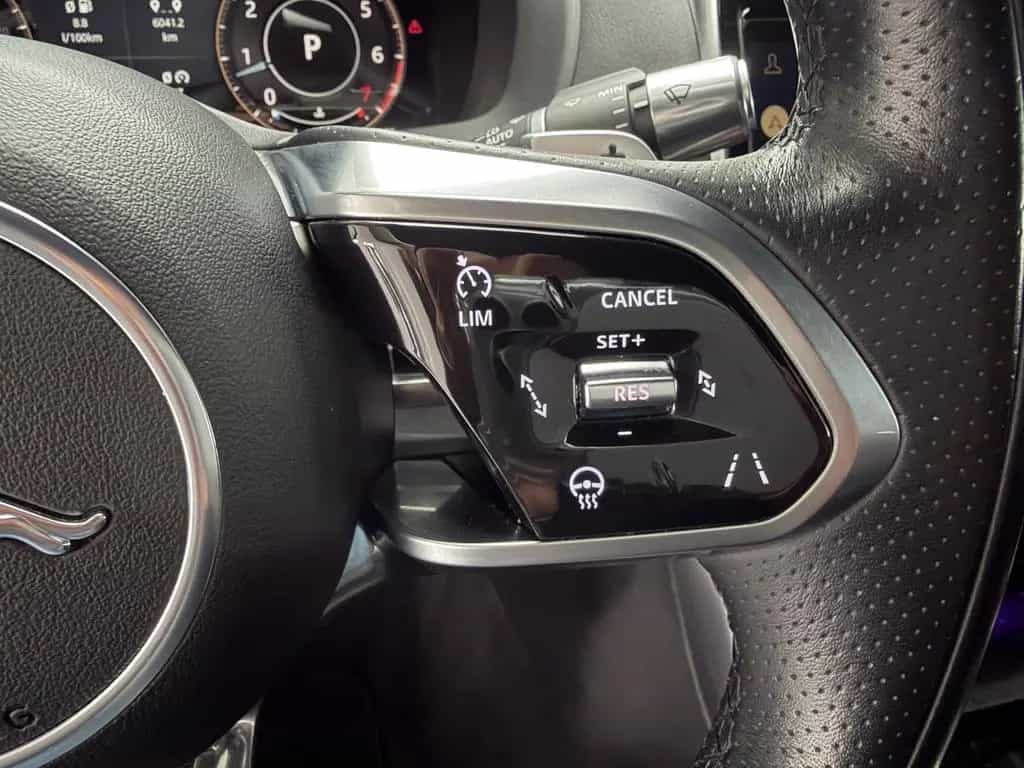 Jaguar XE R-DYNAMIC BLACK LEDER+NAV+MERIDIAN+VIRTUAL+AC 03/2021-photo-15