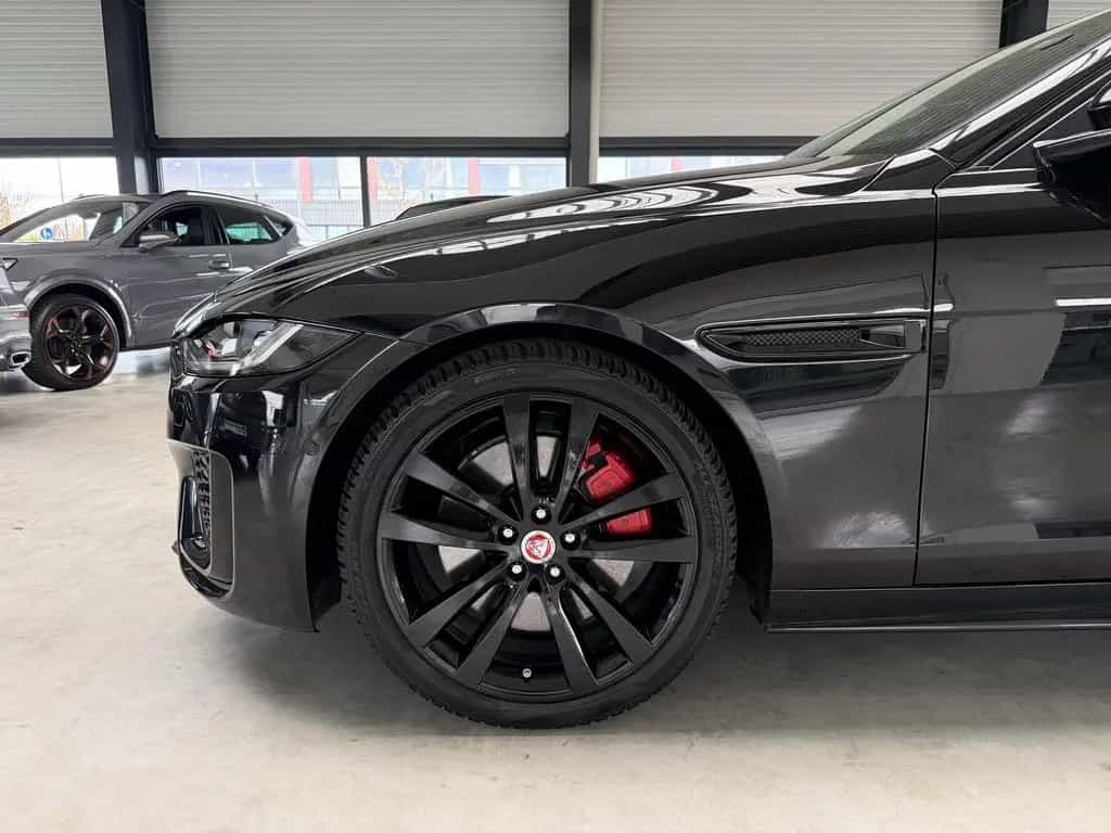 Jaguar XE R-DYNAMIC BLACK LEDER+NAV+MERIDIAN+VIRTUAL+AC 03/2021-photo-17