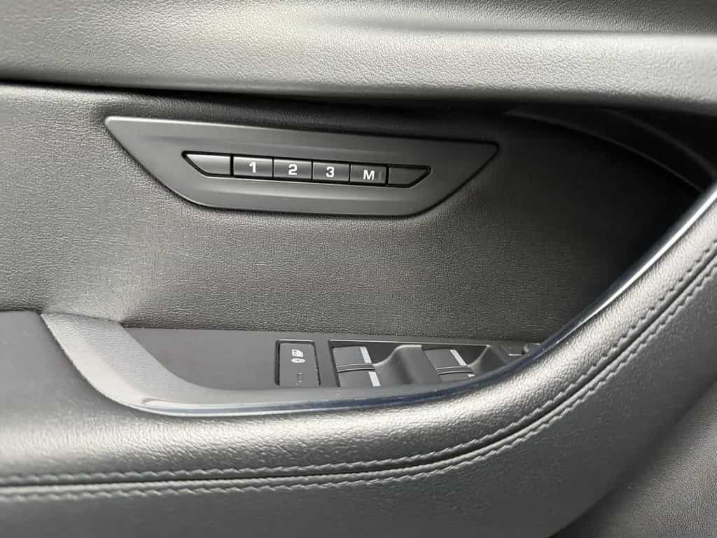 Jaguar XE R-DYNAMIC BLACK LEDER+NAV+MERIDIAN+VIRTUAL+AC 03/2021-photo-20
