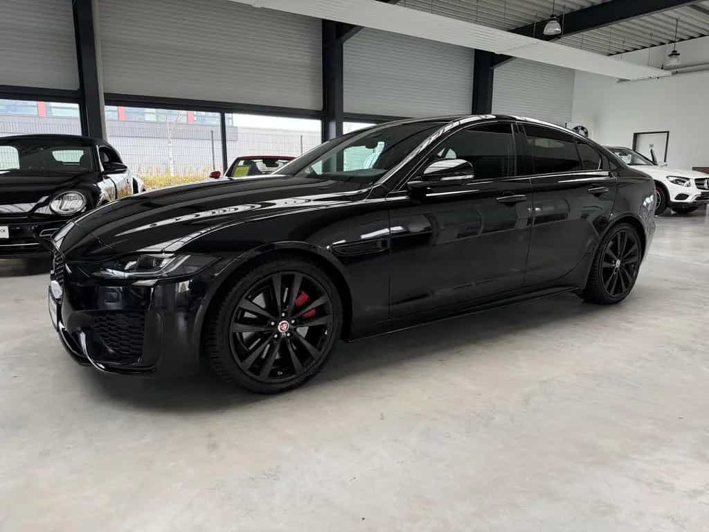 Jaguar XE R-DYNAMIC BLACK LEDER+NAV+MERIDIAN+VIRTUAL+AC 03/2021-photo-30