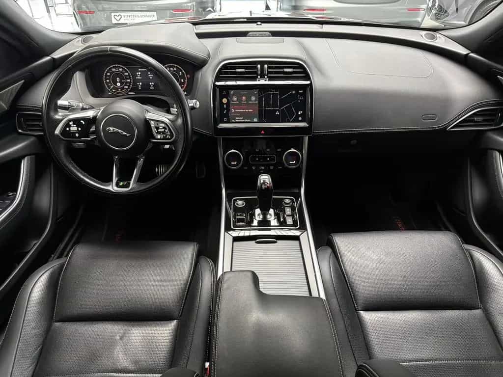 Jaguar XE R-DYNAMIC BLACK LEDER+NAV+MERIDIAN+VIRTUAL+AC 03/2021-photo-3