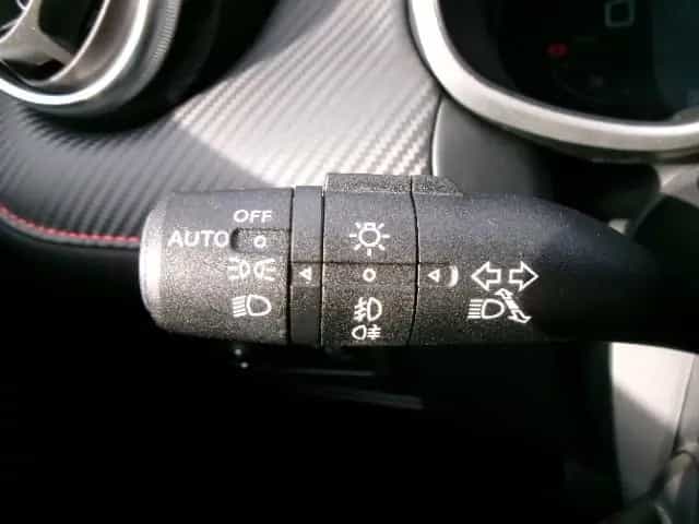 MG ZS 111PS Autm. Luxury LED Klima Navi Pano 02/2023-photo-25