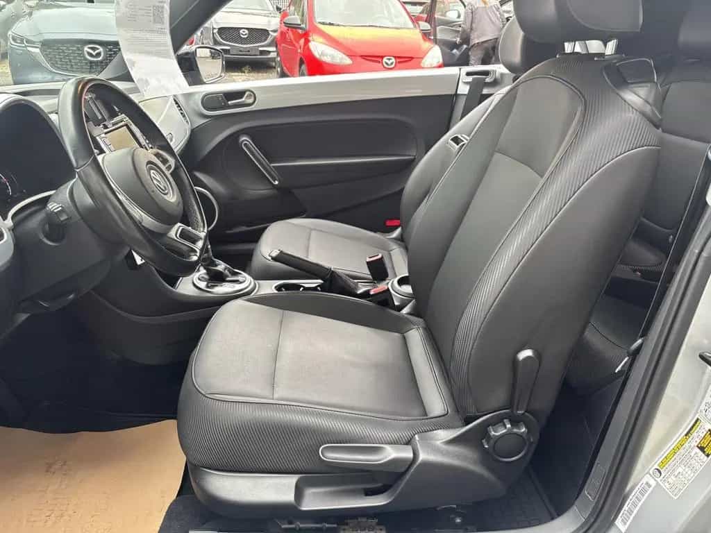 Volkswagen Beetle 1.8 Cabrio Automatik Design Edition 08/2014-photo-20