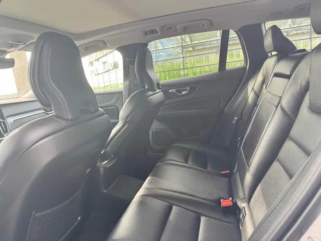 Volvo V60 Kombi Pro Plug-In Hybrid AWD Pano/RFK/Standh 08/2020-photo-5