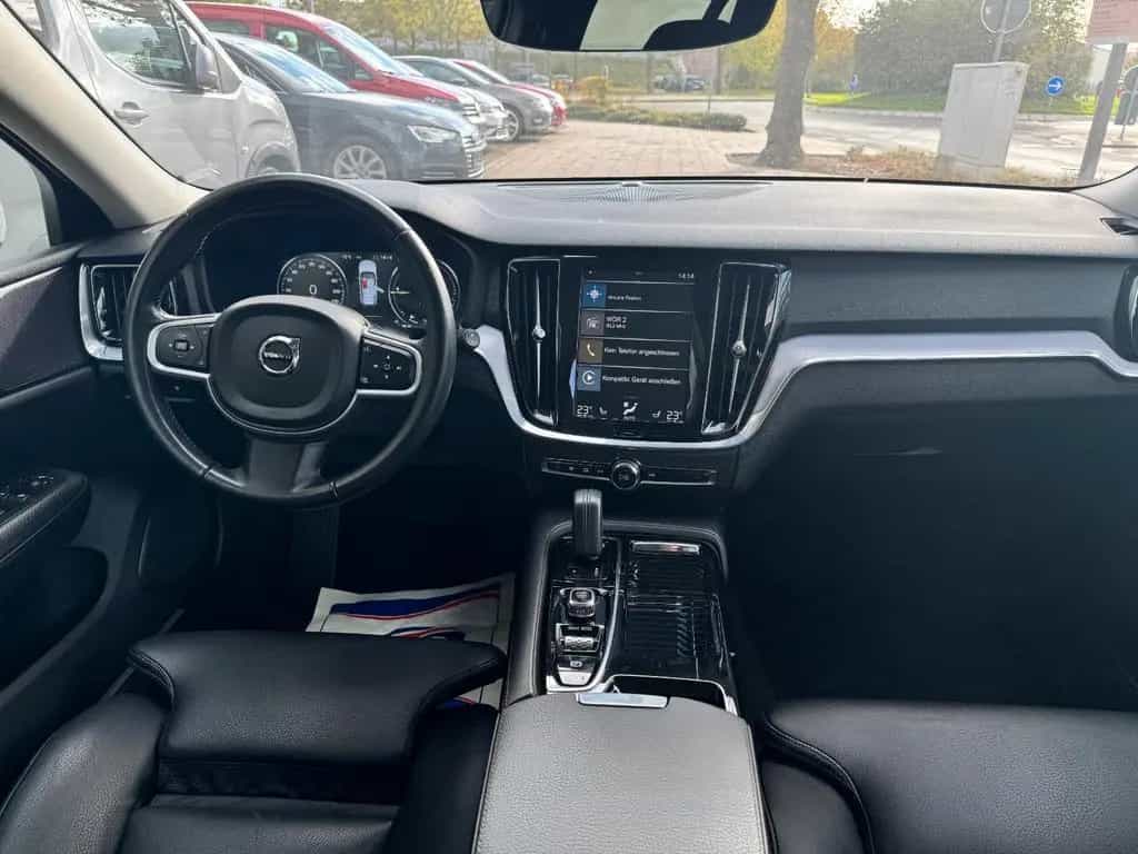 Volvo V60 Kombi Pro Plug-In Hybrid AWD Pano/RFK/Standh 08/2020-photo-7