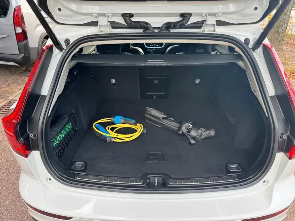 Volvo V60 Kombi Pro Plug-In Hybrid AWD Pano/RFK/Standh 08/2020-photo-9