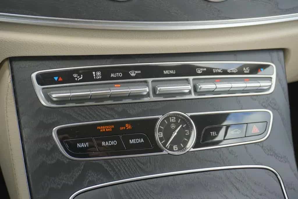 Mercedes-Benz E-Class 3,0I 4Matic Adaptive AMG-Line Aut. 06/2017-photo-13