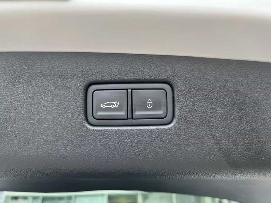 Genesis GV70 2.5 T Sport *ALLRAD*PANO*LED*CAM*NAVI* 11/2024-photo-25