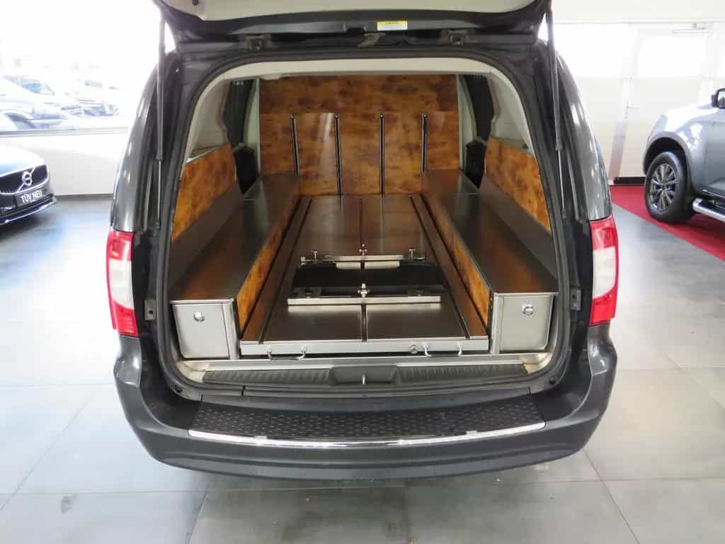 Lancia Voyager Hartung Bestattungswagen / Leichenwagen 12/2012-photo-15