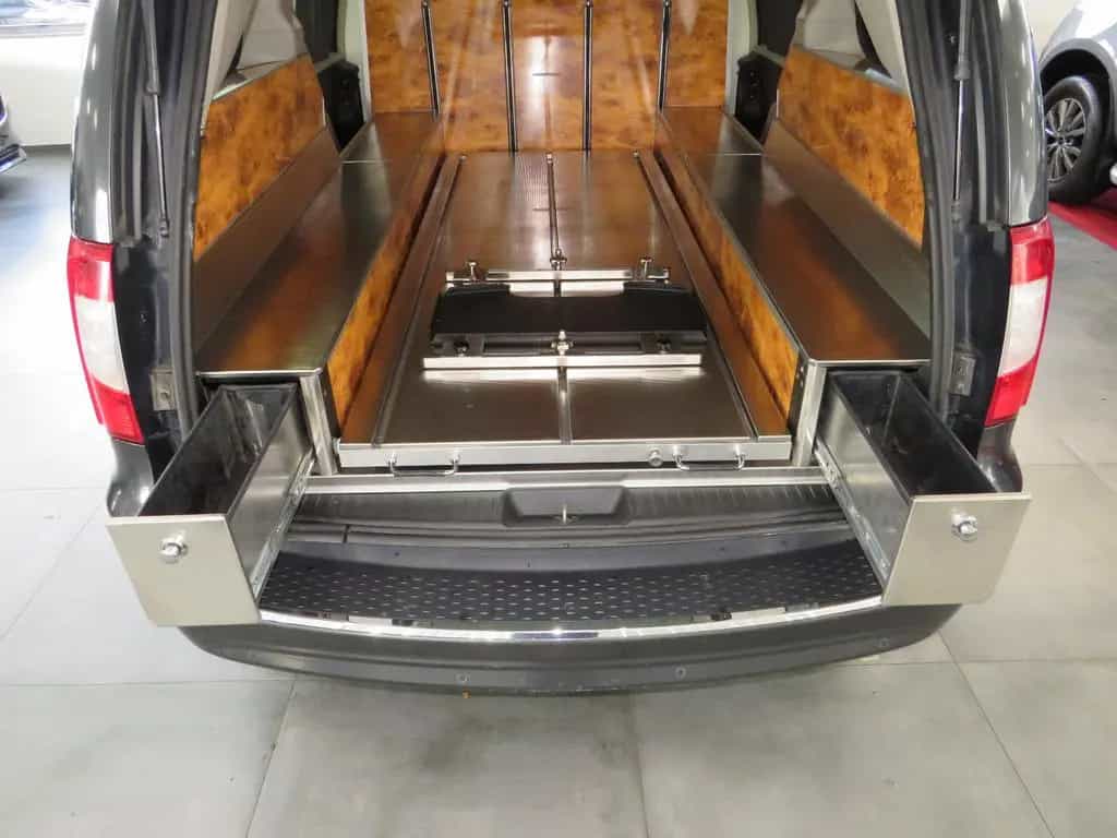 Lancia Voyager Hartung Bestattungswagen / Leichenwagen 12/2012-photo-16