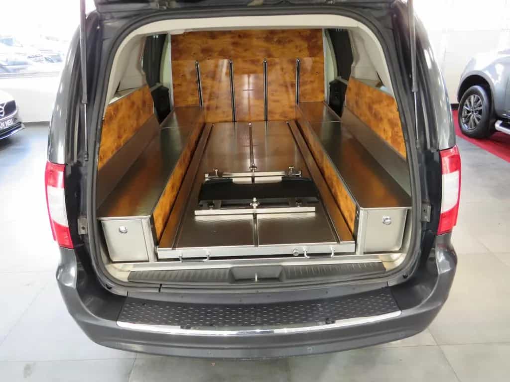 Lancia Voyager Hartung Bestattungswagen / Leichenwagen 12/2012-photo-17