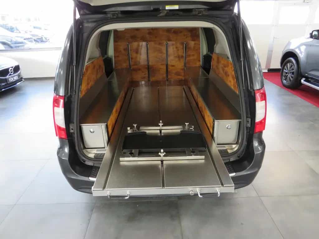 Lancia Voyager Hartung Bestattungswagen / Leichenwagen 12/2012-photo-24