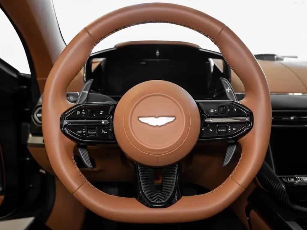 Aston Martin Vanquish Coupe Aston Martin Hamburg 10/2025-photo-10