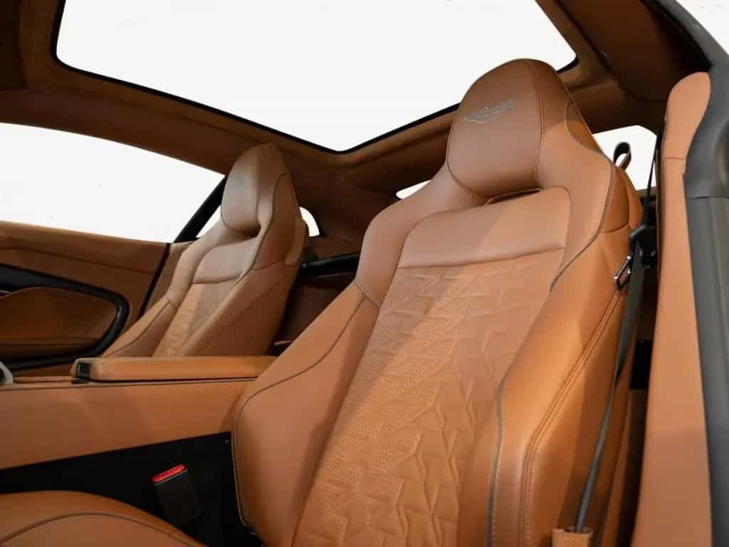 Aston Martin Vanquish Coupe Aston Martin Hamburg 10/2025-photo-11