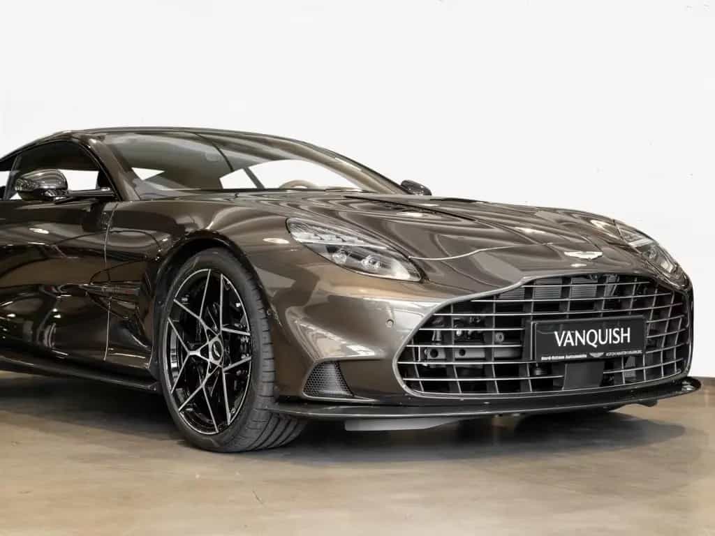 Aston Martin Vanquish Coupe Aston Martin Hamburg 10/2025-photo-12