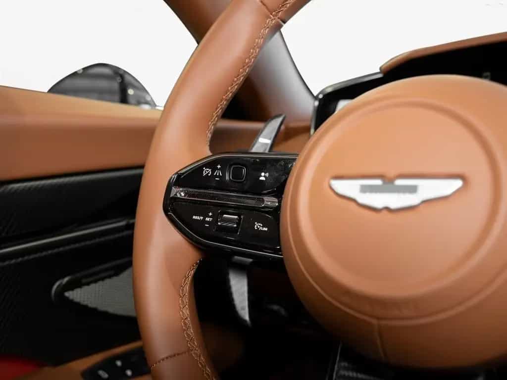Aston Martin Vanquish Coupe Aston Martin Hamburg 10/2025-photo-19
