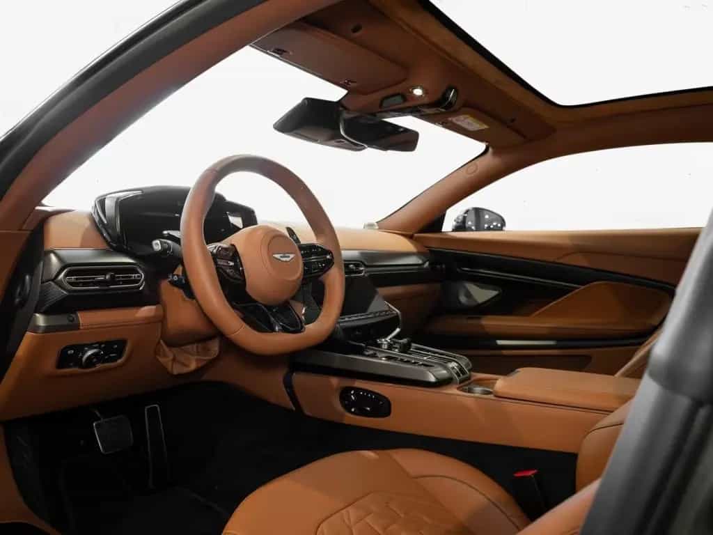 Aston Martin Vanquish Coupe Aston Martin Hamburg 10/2025-photo-2