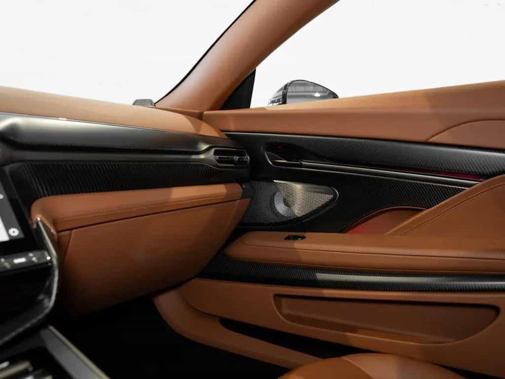 Aston Martin Vanquish Coupe Aston Martin Hamburg 10/2025-photo-27