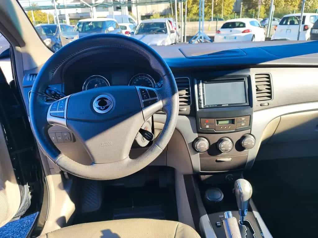 Ssangyong Korando 2.0 e-XDi 175 CV 2WD MT Classy 03/2013-photo-9