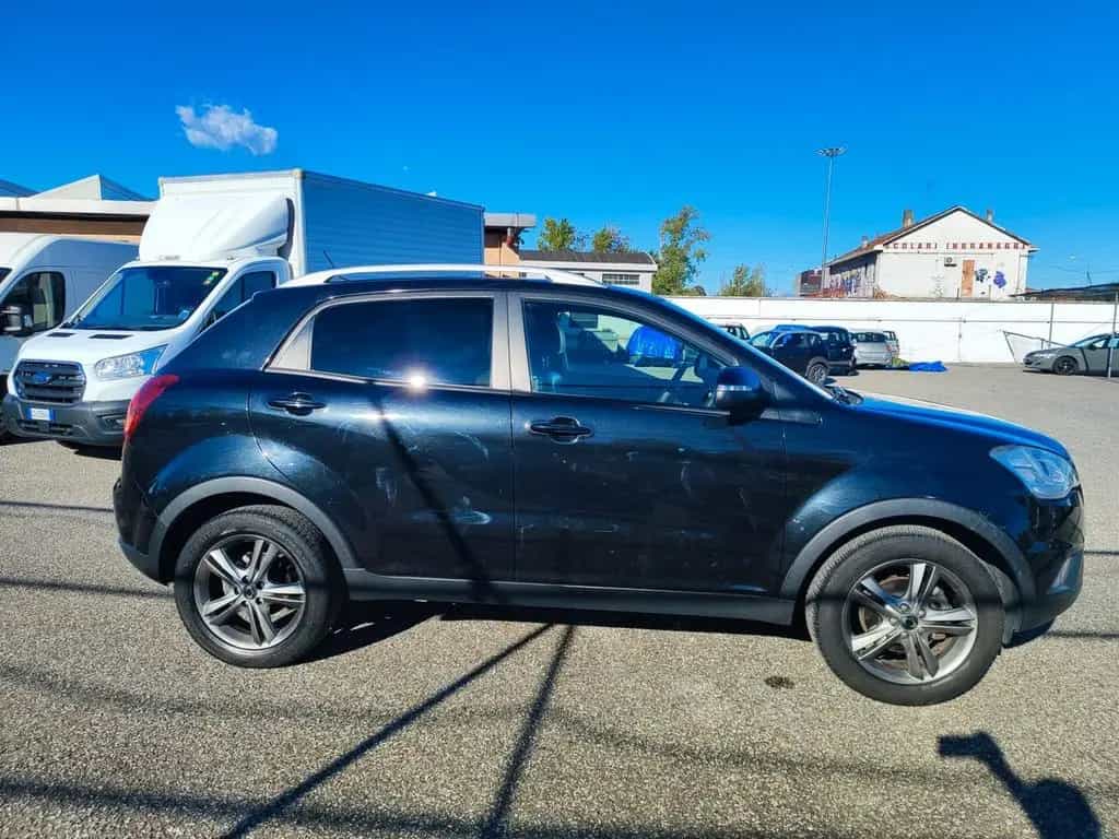 Ssangyong Korando 2.0 e-XDi 175 CV 2WD MT Classy 03/2013-photo-5