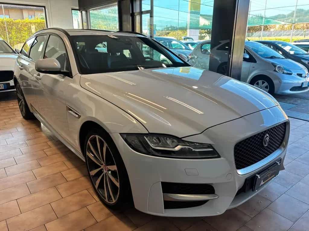 Jaguar XF 2.0d i4 R-Sport awd *TALGIANDI CERTIFI 01/2018-photo-1