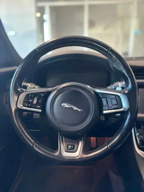 Jaguar XF 2.0d i4 R-Sport awd *TALGIANDI CERTIFI 01/2018-photo-7