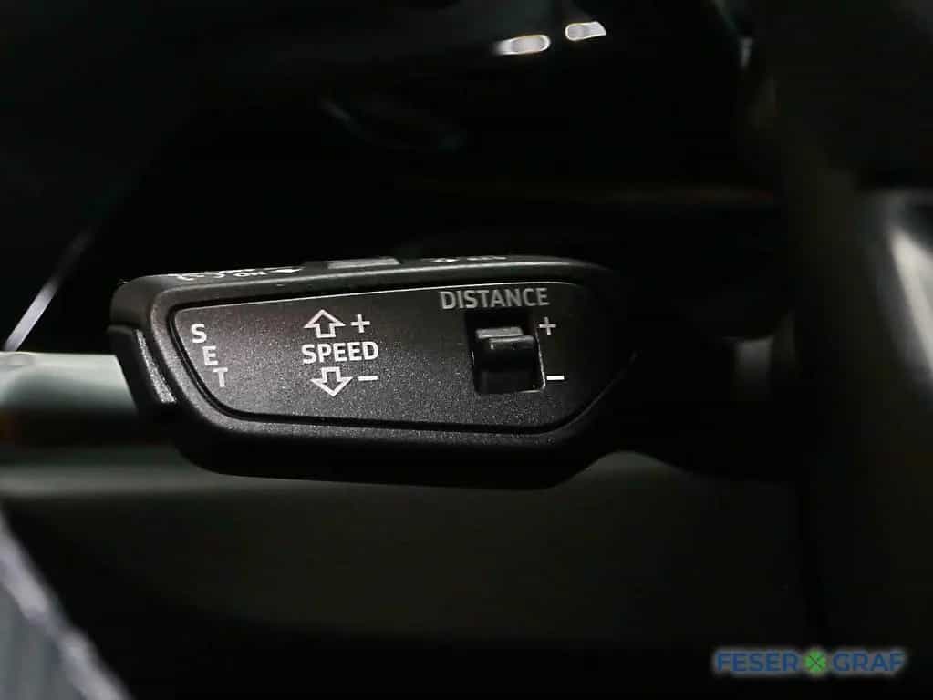 Audi Q3 S line 35 TFSI Navi Matrix 10/2025-photo-12
