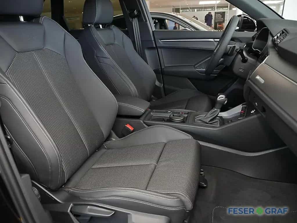 Audi Q3 S line 35 TFSI Navi Matrix 10/2025-photo-8