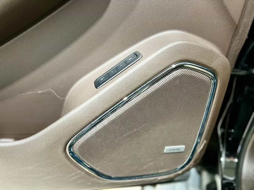 GMC Yukon XL 01/2016-photo-16