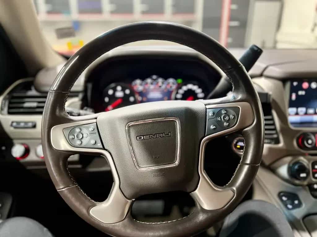 GMC Yukon XL 01/2016-photo-17