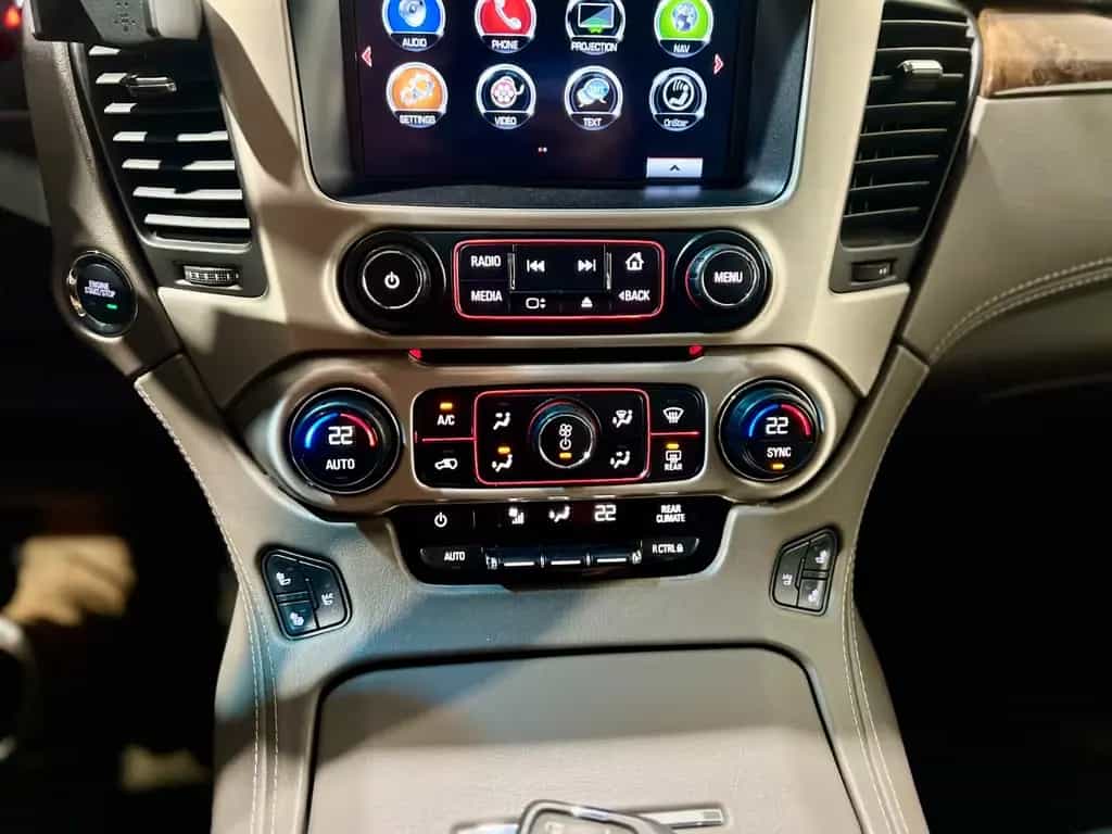 GMC Yukon XL 01/2016-photo-20