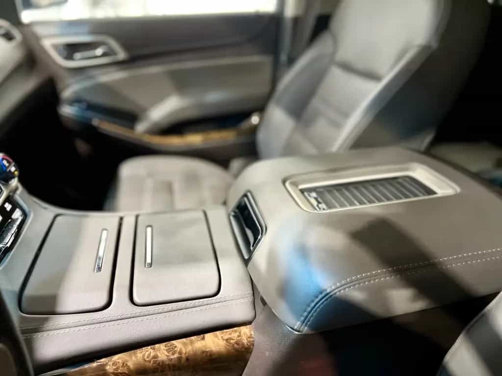 GMC Yukon XL 01/2016-photo-21