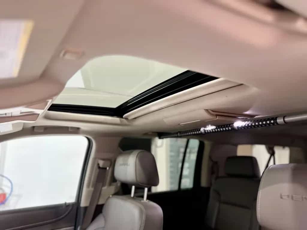 GMC Yukon XL 01/2016-photo-23