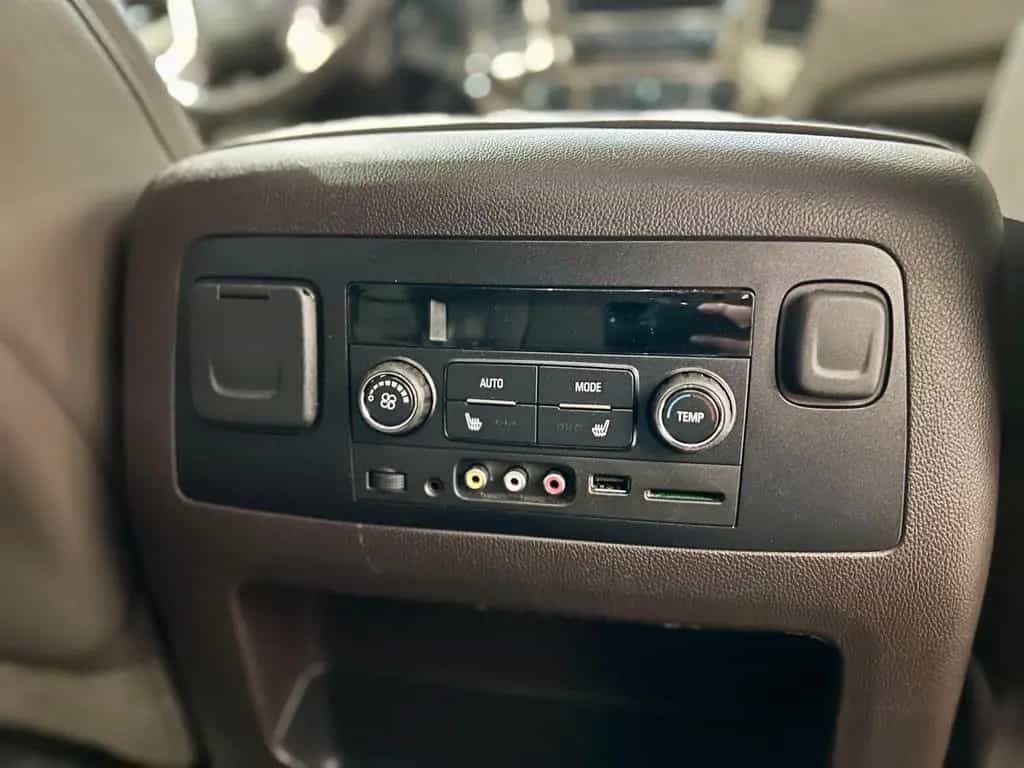 GMC Yukon XL 01/2016-photo-30