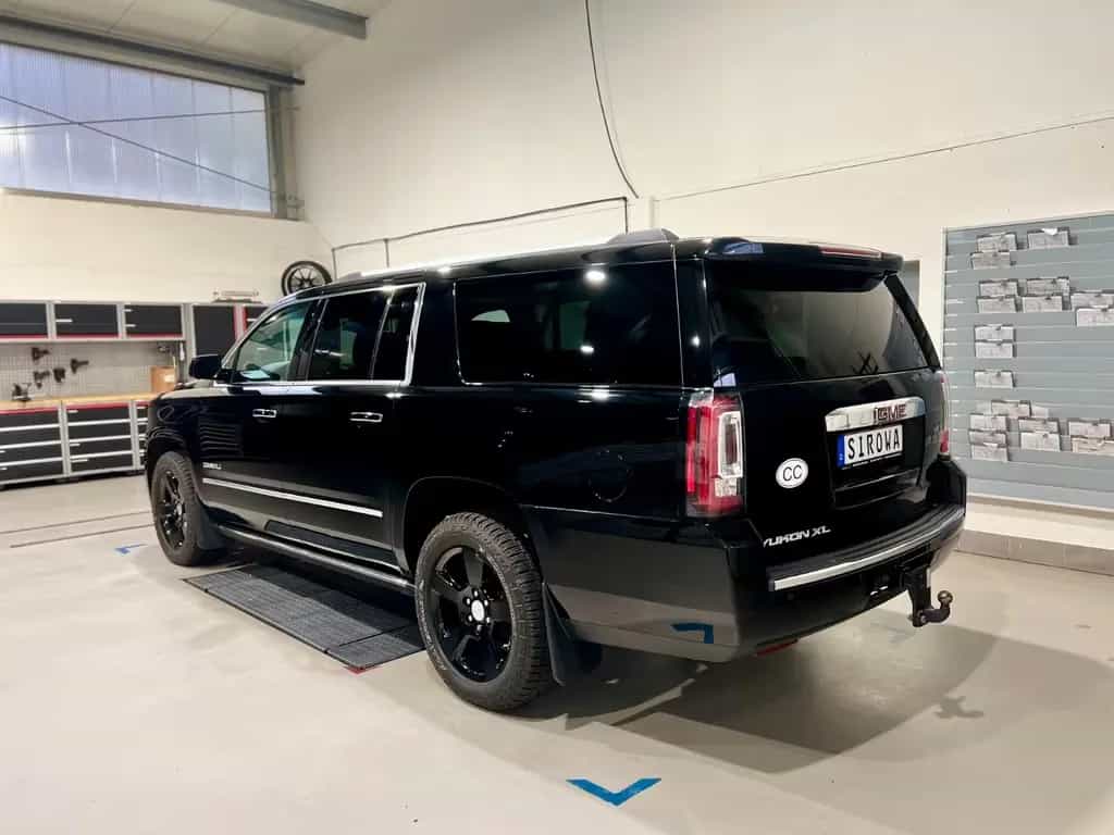 GMC Yukon XL 01/2016-photo-5